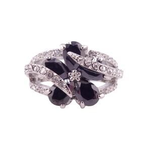 Arinna Black Crystal Flower and Clear Crystal Accent Silvertone Ring Size 8 NWT